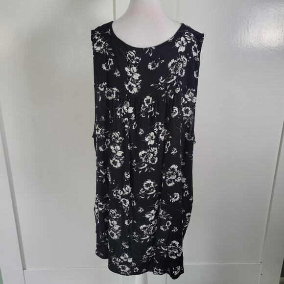 Torrid Size 5 Crepe Chain Detail Tank Black White Floral Feminine Essentials - Picture 4 of 9